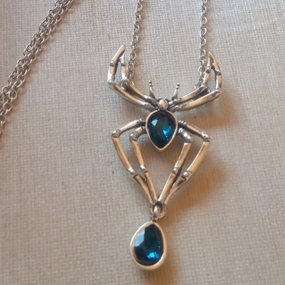 Spider necklace - Picture 4 of 4